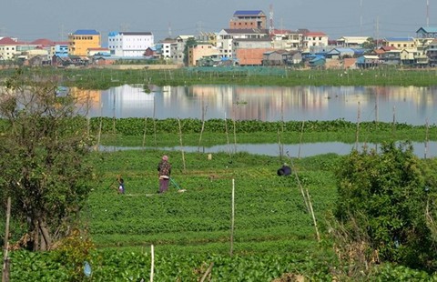 San lấp ao hồ để xây thành phố, Campuchia sẽ trả giá bằng ngập lụt? - Ảnh 2. San lấp ao hồ để xây thành phố, Campuchia sẽ trả giá bằng ngập lụt? - Ảnh 2.