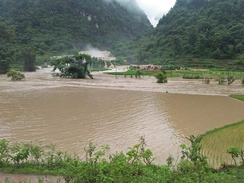 Lũ cuốn, sạt lở đất làm 2 người chết, mất tích ở Cao Bằng - Ảnh 5. Lũ cuốn, sạt lở đất làm 2 người chết, mất tích ở Cao Bằng - Ảnh 5.
