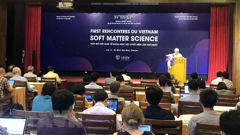 Lần đầu tiên tổ chức hội nghị khoa học về vật chất mềm - Ảnh 1. Lần đầu tiên tổ chức hội nghị khoa học về vật chất mềm - Ảnh 1.