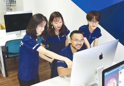 Thành thạo thiết kế và lập trình chỉ sau 2 năm - Ảnh 3. Thành thạo thiết kế và lập trình chỉ sau 2 năm - Ảnh 3.
