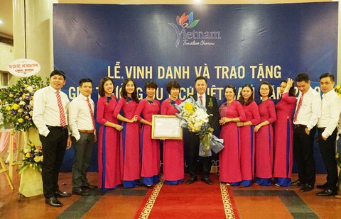 Công ty Du lịch Việt được tôn vinh tại Giải thưởng Du lịch Việt Nam - Ảnh 4. Công ty Du lịch Việt được tôn vinh tại Giải thưởng Du lịch Việt Nam - Ảnh 4.