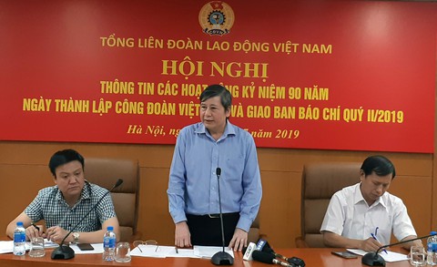 10 cán bộ công đoàn được tặng giải thưởng Nguyễn Văn Linh - Ảnh 1. 10 cán bộ công đoàn được tặng giải thưởng Nguyễn Văn Linh - Ảnh 1.