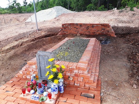 Sẽ giữ nguyên lăng mộ phi tần của vua Tự Đức tại vị trí cũ - Ảnh 1. Sẽ giữ nguyên lăng mộ phi tần của vua Tự Đức tại vị trí cũ - Ảnh 1.