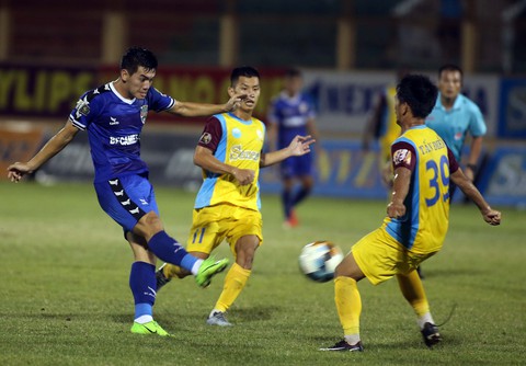 Tuyển thủ U23 Tiến Linh trở lại, B.Bình Dương vẫn thua Khánh Hòa 0-1 - Ảnh 4. Tuyển thủ U23 Tiến Linh trở lại, B.Bình Dương vẫn thua Khánh Hòa 0-1 - Ảnh 4.