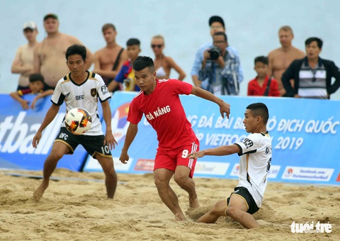 Bóng đá bãi biển vô địch quốc gia 2019 khai mạc sôi động ở Nha Trang - Ảnh 1. Bóng đá bãi biển vô địch quốc gia 2019 khai mạc sôi động ở Nha Trang - Ảnh 1.