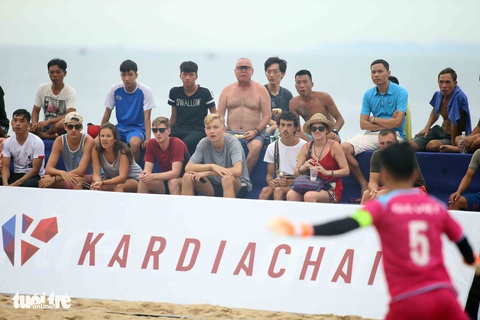 Bóng đá bãi biển vô địch quốc gia 2019 khai mạc sôi động ở Nha Trang - Ảnh 4. Bóng đá bãi biển vô địch quốc gia 2019 khai mạc sôi động ở Nha Trang - Ảnh 4.