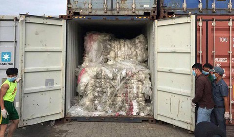 Trả lại 83 container rác, Campuchia sẽ trừng phạt những người nhập - Ảnh 2. Trả lại 83 container rác, Campuchia sẽ trừng phạt những người nhập - Ảnh 2.