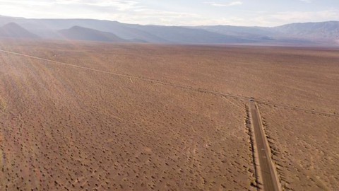 Không quân Mỹ cấm dân săn UFO lại gần căn cứ mật Area 51 - Ảnh 2. Không quân Mỹ cấm dân săn UFO lại gần căn cứ mật Area 51 - Ảnh 2.