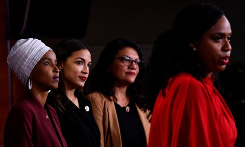 Hạ viện Mỹ ra nghị quyết lên án phát ngôn phân biệt chủng tộc của ông Trump - Ảnh 2. Hạ viện Mỹ ra nghị quyết lên án phát ngôn phân biệt chủng tộc của ông Trump - Ảnh 2.