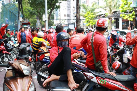 Hàng trăm tài xế Go-Viet tắt app, phản đối chính sách mới của hãng - Ảnh 3. Hàng trăm tài xế Go-Viet tắt app, phản đối chính sách mới của hãng - Ảnh 3.