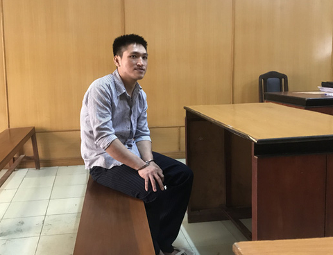 Anh em họ đánh nhau rồi cùng ra tòa vì... nhiều chuyện - Ảnh 1. Anh em họ đánh nhau rồi cùng ra tòa vì... nhiều chuyện - Ảnh 1.