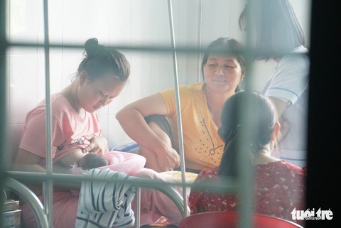 Tìm thấy mẹ của bé gái bị bỏ rơi - Ảnh 2. Tìm thấy mẹ của bé gái bị bỏ rơi - Ảnh 2.