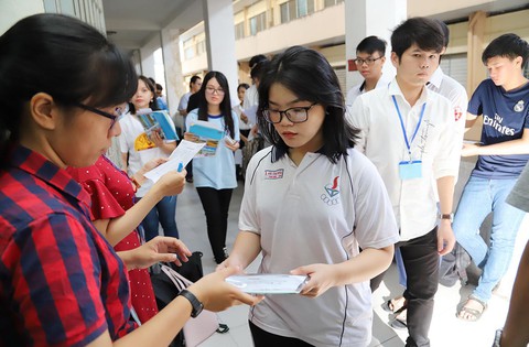 Tiến tới thi... quanh năm! - Ảnh 1. Tiến tới thi... quanh năm! - Ảnh 1.