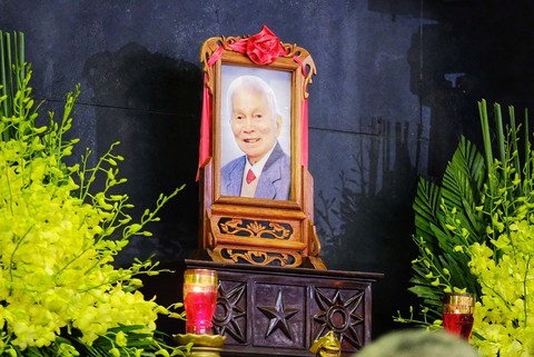 Tiễn biệt Giáo sư Hoàng Tụy - người thầy tâm sáng, lòng trong - Ảnh 10. Tiễn biệt Giáo sư Hoàng Tụy - người thầy tâm sáng, lòng trong - Ảnh 10.