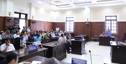 ‘Kỳ án’ buôn lậu gỗ trắc tiếp tục... ly kỳ - Ảnh 1. ‘Kỳ án’ buôn lậu gỗ trắc tiếp tục... ly kỳ - Ảnh 1.