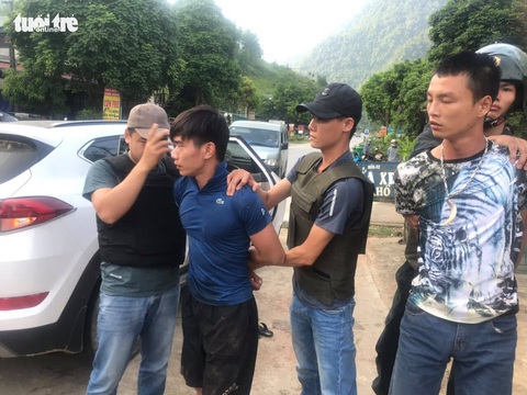 Phá đường dây chở cả trăm bánh heroin - Ảnh 2. Phá đường dây chở cả trăm bánh heroin - Ảnh 2.