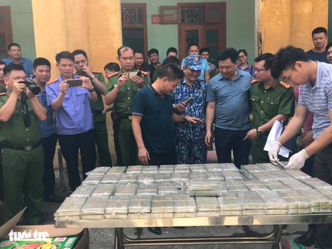 Phá đường dây chở cả trăm bánh heroin - Ảnh 1. Phá đường dây chở cả trăm bánh heroin - Ảnh 1.