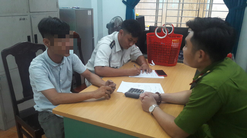 Đánh giày xong chém khách 350 ngàn, công an mời làm việc - Ảnh 1. Đánh giày xong chém khách 350 ngàn, công an mời làm việc - Ảnh 1.