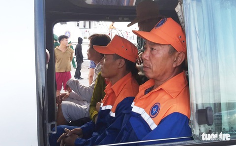 Rút tàu cứu nạn, tạm dừng tìm kiếm 9 ngư dân mất tích do áp thấp - Ảnh 2. Rút tàu cứu nạn, tạm dừng tìm kiếm 9 ngư dân mất tích do áp thấp - Ảnh 2.