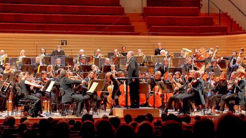 Thi Âm nhạc quốc tế violin và Hòa tấu thính phòng Việt Nam 2019 - Ảnh 1. Thi Âm nhạc quốc tế violin và Hòa tấu thính phòng Việt Nam 2019 - Ảnh 1.