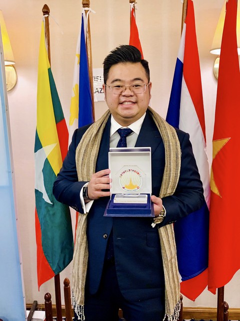 Võ Quân Duy nhận Giải thưởng thanh niên Asean xuất sắc năm 2019 - Ảnh 2. Võ Quân Duy nhận Giải thưởng thanh niên Asean xuất sắc năm 2019 - Ảnh 2.