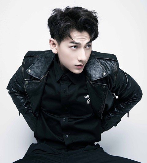 Noo Phước Thịnh, Đông Nhi, Isaac... quẩy ở Cần Thơ ủng hộ U22 Việt Nam - Ảnh 2. Noo Phước Thịnh, Đông Nhi, Isaac... quẩy ở Cần Thơ ủng hộ U22 Việt Nam - Ảnh 2.