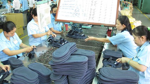Sản xuất ở nước ngoài nhưng nhập về ghi sẵn made in Vietnam - Ảnh 1. Sản xuất ở nước ngoài nhưng nhập về ghi sẵn made in Vietnam - Ảnh 1.