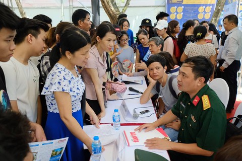 Nhiều thí sinh nghiên cứu điểm chuẩn như chuyên gia - Ảnh 7. Nhiều thí sinh nghiên cứu điểm chuẩn như chuyên gia - Ảnh 7.