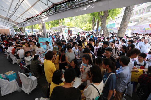Nhiều thí sinh nghiên cứu điểm chuẩn như chuyên gia - Ảnh 13. Nhiều thí sinh nghiên cứu điểm chuẩn như chuyên gia - Ảnh 13.