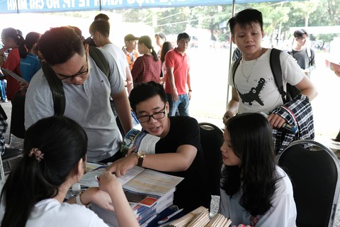 Khai mạc Ngày hội tư vấn xét tuyển 2019: Nhiều con đường khác nhau để lập nghiệp - Ảnh 16. Khai mạc Ngày hội tư vấn xét tuyển 2019: Nhiều con đường khác nhau để lập nghiệp - Ảnh 16.