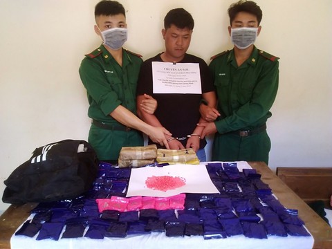 Bắt một người Lào trong đường dây ma túy xuyên quốc gia ở Quảng Bình - Ảnh 1. Bắt một người Lào trong đường dây ma túy xuyên quốc gia ở Quảng Bình - Ảnh 1.