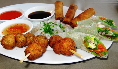 Lang thang ăn rong phố Hội, nơi trăm vật đều ngon - Ảnh 4. Lang thang ăn rong phố Hội, nơi trăm vật đều ngon - Ảnh 4.