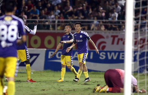 Quang Hải ghi bàn, Hà Nội thắng Sài Gòn 4-1 - Ảnh 3. Quang Hải ghi bàn, Hà Nội thắng Sài Gòn 4-1 - Ảnh 3.