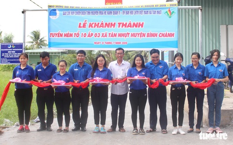 Chiến sĩ Mùa hè xanh về giúp dân xây dựng nông thôn mới - Ảnh 4. Chiến sĩ Mùa hè xanh về giúp dân xây dựng nông thôn mới - Ảnh 4.