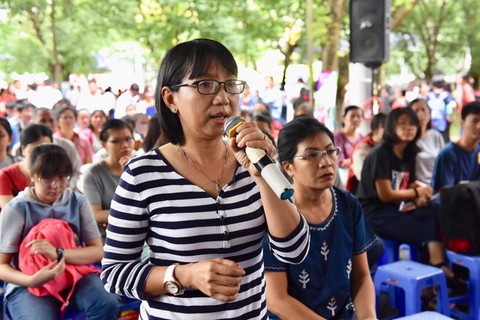 Thắc mắc không biết hỏi ai, phụ huynh thở phào khi đi nghe tư vấn xét tuyển - Ảnh 1. Thắc mắc không biết hỏi ai, phụ huynh thở phào khi đi nghe tư vấn xét tuyển - Ảnh 1.