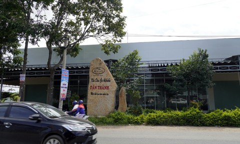 Cưỡng chế khu đất 24.000 mét vuông xây trái phép do Alibaba phân phối - Ảnh 5. Cưỡng chế khu đất 24.000 mét vuông xây trái phép do Alibaba phân phối - Ảnh 5.