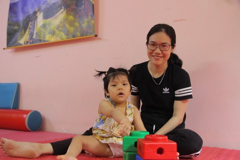 Sứ mệnh làm mẹ trẻ bại não - Ảnh 4. Sứ mệnh làm mẹ trẻ bại não - Ảnh 4.