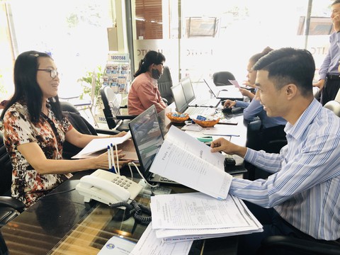 Cử nhân Anh văn 63 tuổi đăng ký xét tuyển vào đại học lần nữa để thỏa đam mê - Ảnh 1. Cử nhân Anh văn 63 tuổi đăng ký xét tuyển vào đại học lần nữa để thỏa đam mê - Ảnh 1.