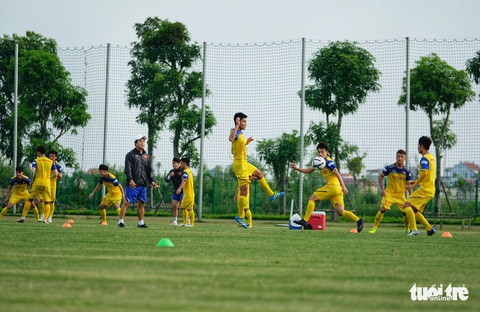 HLV Park Hang-seo hướng dẫn U22 Việt Nam chuẩn bị SEA Games 30 - Ảnh 5. HLV Park Hang-seo hướng dẫn U22 Việt Nam chuẩn bị SEA Games 30 - Ảnh 5.