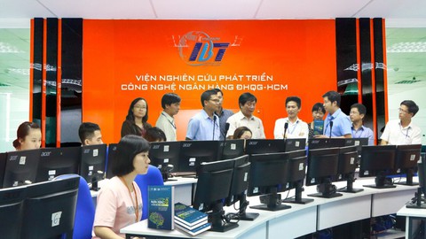 ĐHQG TP.HCM đưa Viện Nghiên cứu phát triển công nghệ ngân hàng vào hoạt động - Ảnh 1. ĐHQG TP.HCM đưa Viện Nghiên cứu phát triển công nghệ ngân hàng vào hoạt động - Ảnh 1.
