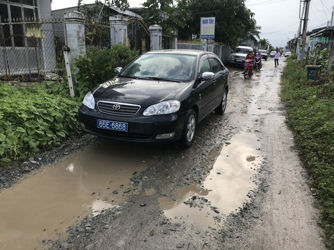 Ai sử dụng xe công đi đám cưới con trưởng Đoàn đại biểu Quốc hội tỉnh phải giải trình - Ảnh 1. Ai sử dụng xe công đi đám cưới con trưởng Đoàn đại biểu Quốc hội tỉnh phải giải trình - Ảnh 1.