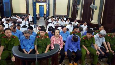 Môi giới hối lộ 1,1 tỉ đồng cho cán bộ hải quan, lãnh 10 năm tù - Ảnh 2. Môi giới hối lộ 1,1 tỉ đồng cho cán bộ hải quan, lãnh 10 năm tù - Ảnh 2.