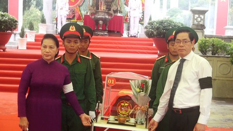 Chủ tịch Quốc hội dự lễ truy điệu và an táng hài cốt liệt sĩ tại Tây Ninh - Ảnh 1. Chủ tịch Quốc hội dự lễ truy điệu và an táng hài cốt liệt sĩ tại Tây Ninh - Ảnh 1.