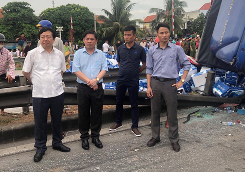 Hải Dương: 3 vụ tai nạn liên tiếp trên quốc lộ 5, 7 người thiệt mạng - Ảnh 4. Hải Dương: 3 vụ tai nạn liên tiếp trên quốc lộ 5, 7 người thiệt mạng - Ảnh 4.