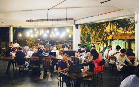 Phát triển kinh tế ban đêm: Cần nới chỗ đang bị siết - Ảnh 1. Phát triển kinh tế ban đêm: Cần nới chỗ đang bị siết - Ảnh 1.