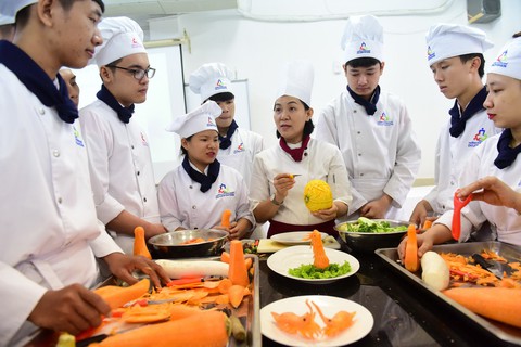 Nhiều lợi thế khi học nghề - Ảnh 2. Nhiều lợi thế khi học nghề - Ảnh 2.