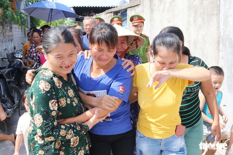Làm giấy tờ công dân cho người phụ nữ bị lừa bán sang Trung Quốc - Ảnh 1. Làm giấy tờ công dân cho người phụ nữ bị lừa bán sang Trung Quốc - Ảnh 1.