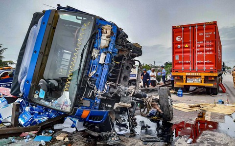 Tai nạn giao thông liên tiếp trên quốc lộ 5: Hiểm họa từ lối mở sang đường - Ảnh 3. Tai nạn giao thông liên tiếp trên quốc lộ 5: Hiểm họa từ lối mở sang đường - Ảnh 3.