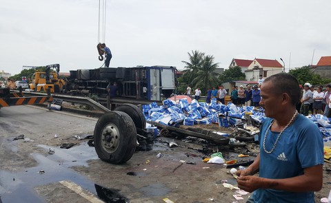 Khởi tố vụ án, tạm giữ hình sự tài xế gây tai nạn thảm khốc tại Hải Dương - Ảnh 1. Khởi tố vụ án, tạm giữ hình sự tài xế gây tai nạn thảm khốc tại Hải Dương - Ảnh 1.