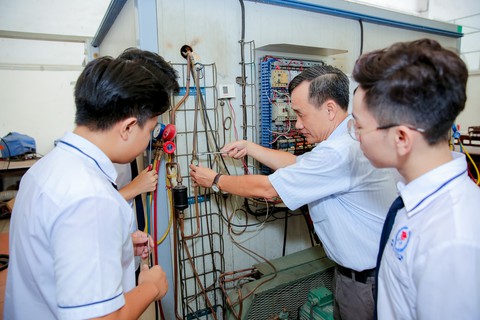 Điều chỉnh nguyện vọng xét tuyển: Hãy ủng hộ nếu con muốn học nghề - Ảnh 1. Điều chỉnh nguyện vọng xét tuyển: Hãy ủng hộ nếu con muốn học nghề - Ảnh 1.